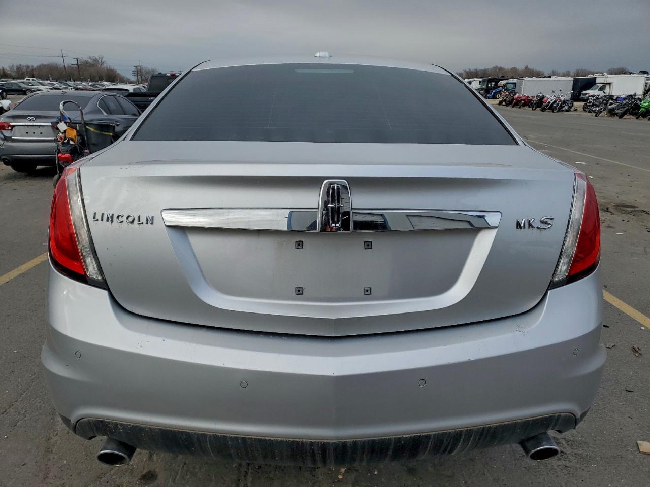 2010 LINCOLN MKS