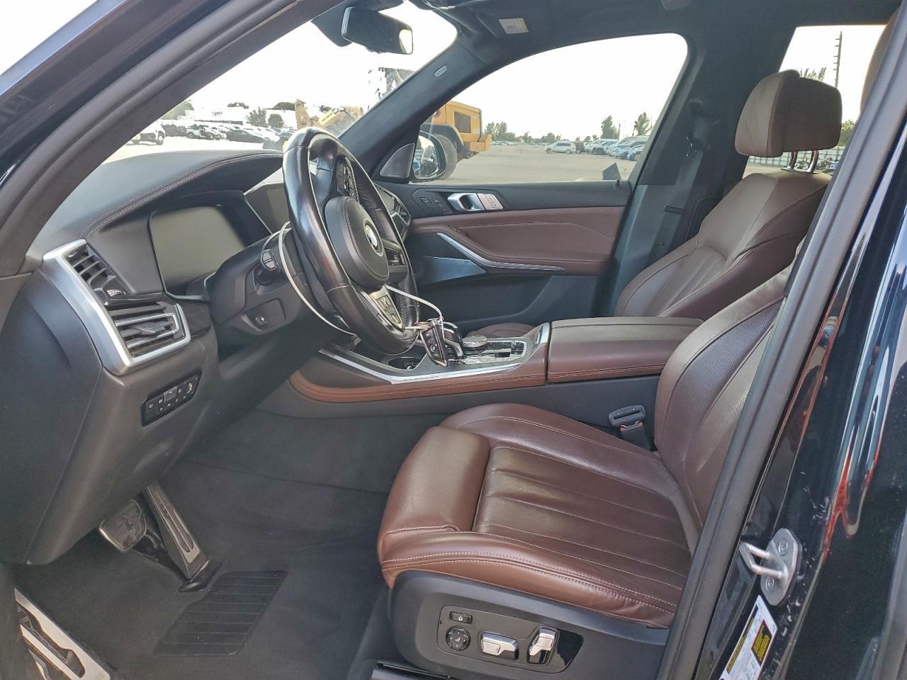 2021 BMW X7