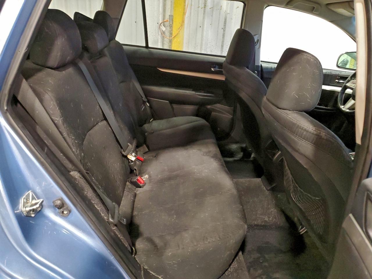 2011 SUBARU Outback