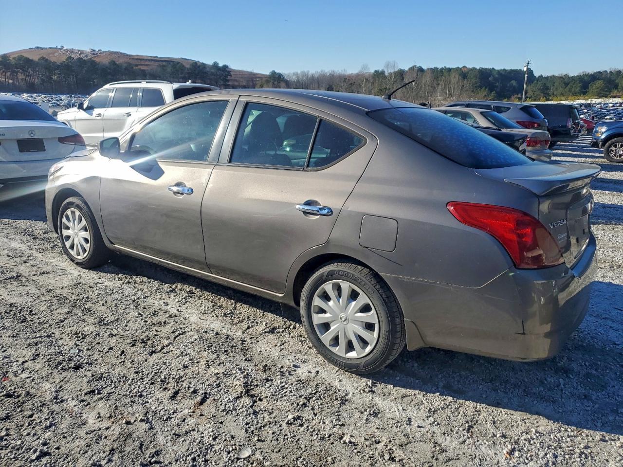 2015 NISSAN VERSA