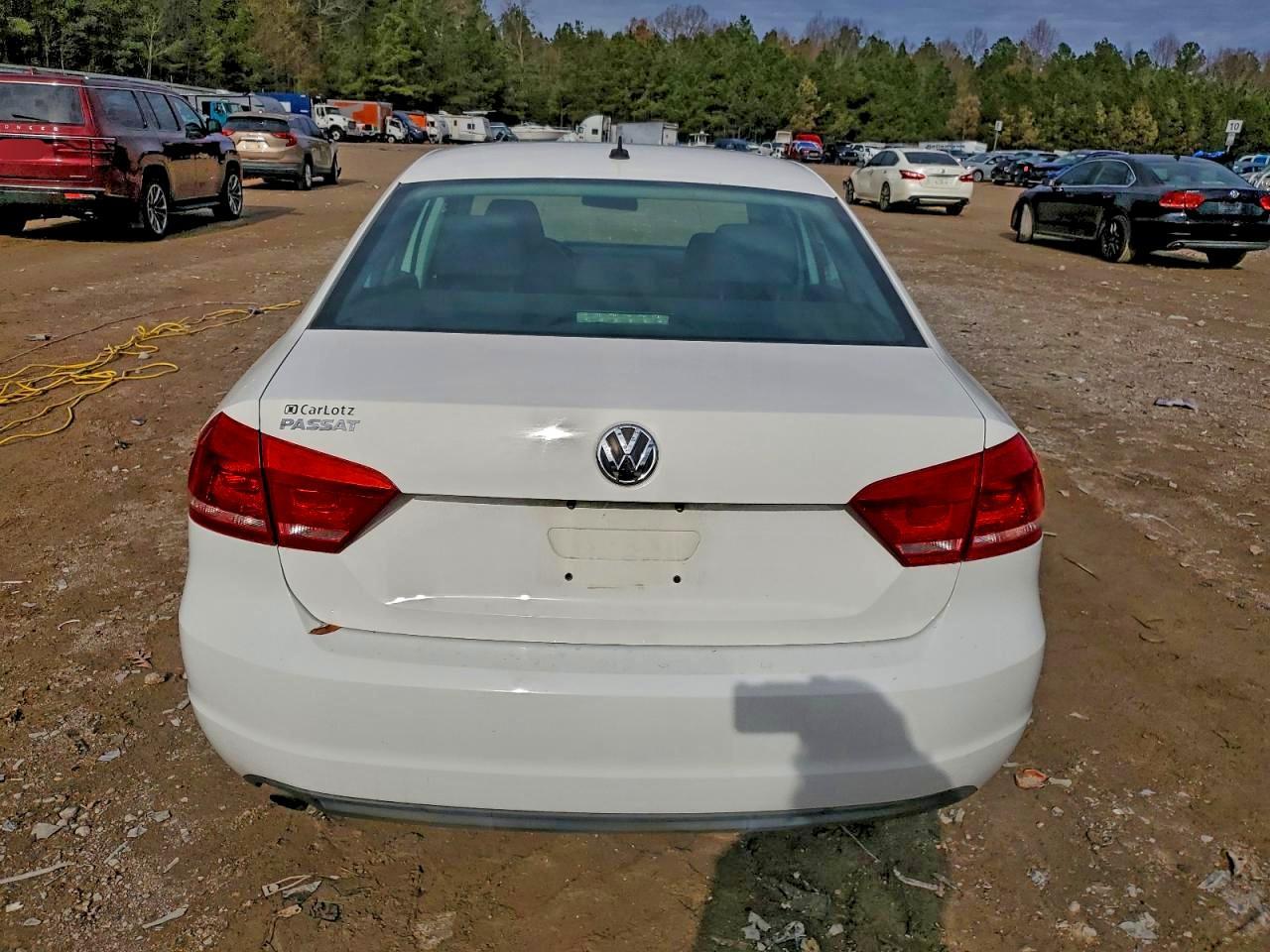 2012 VOLKSWAGEN Passat