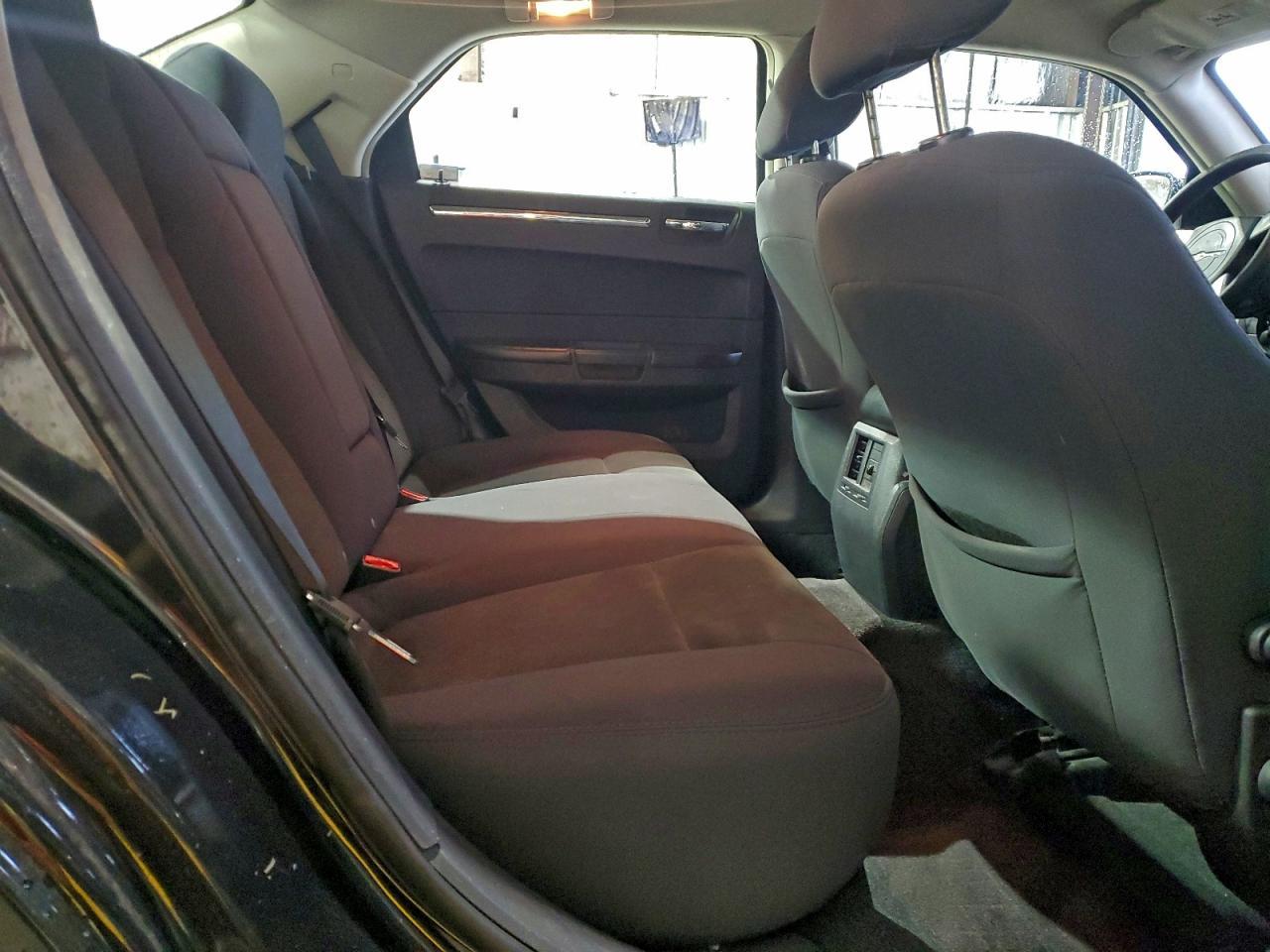 2010 CHRYSLER 300