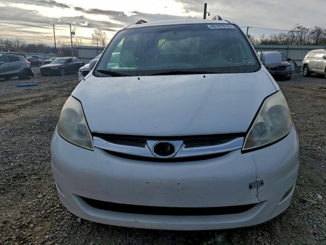 2007 TOYOTA SIENNA