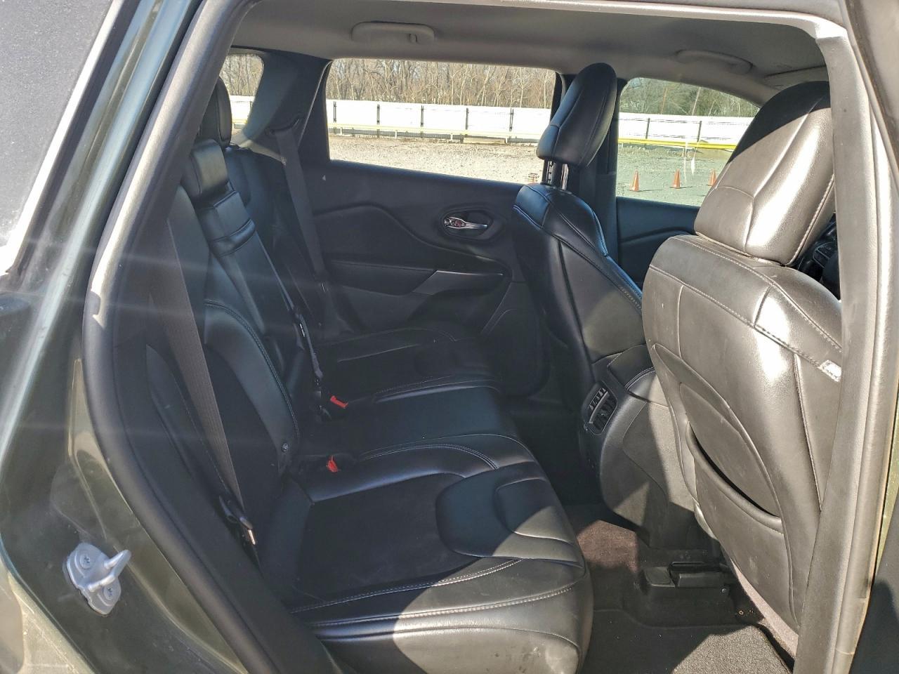 2019 JEEP CHEROKEE