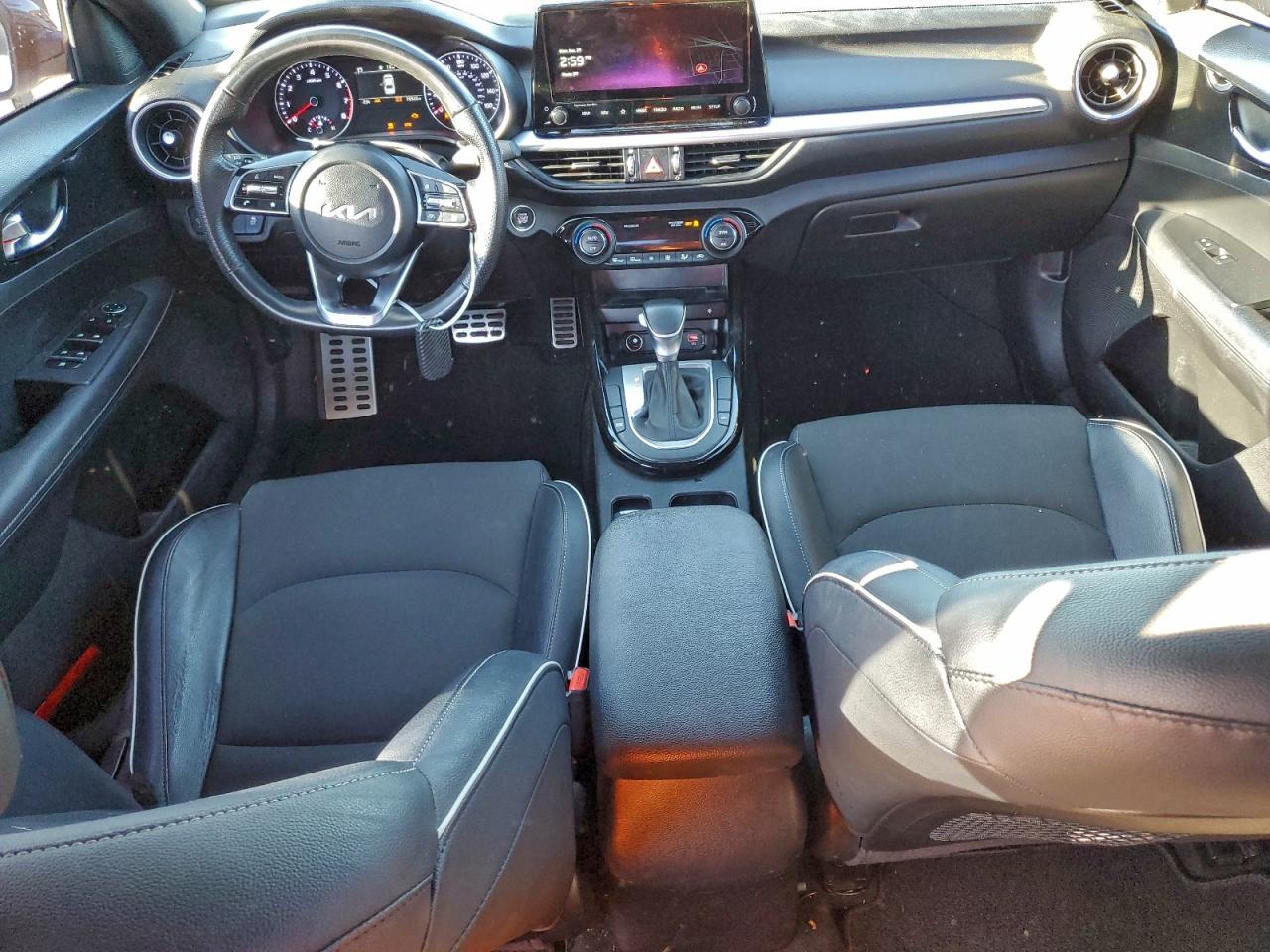2023 KIA FORTE