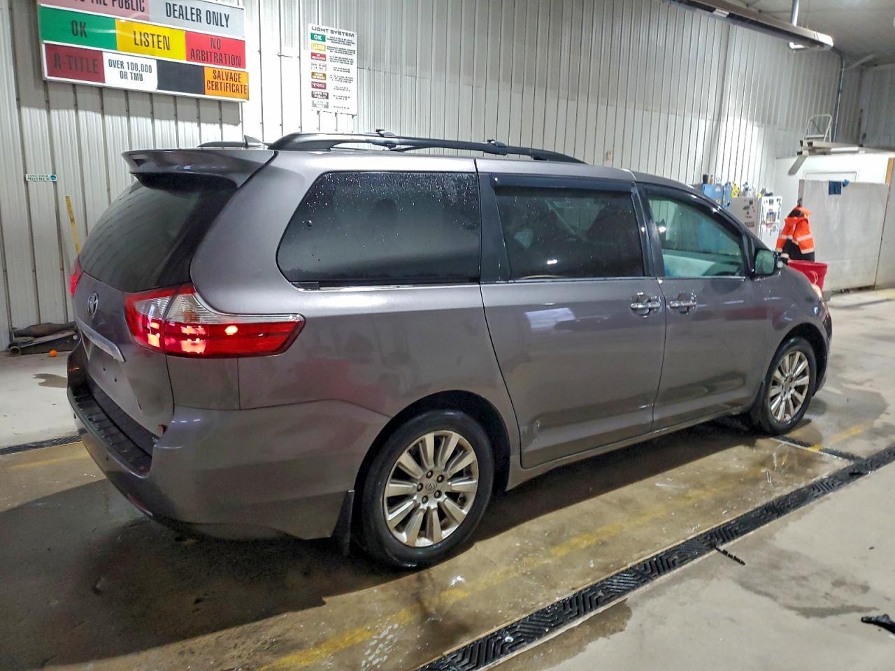 2015 TOYOTA SIENNA