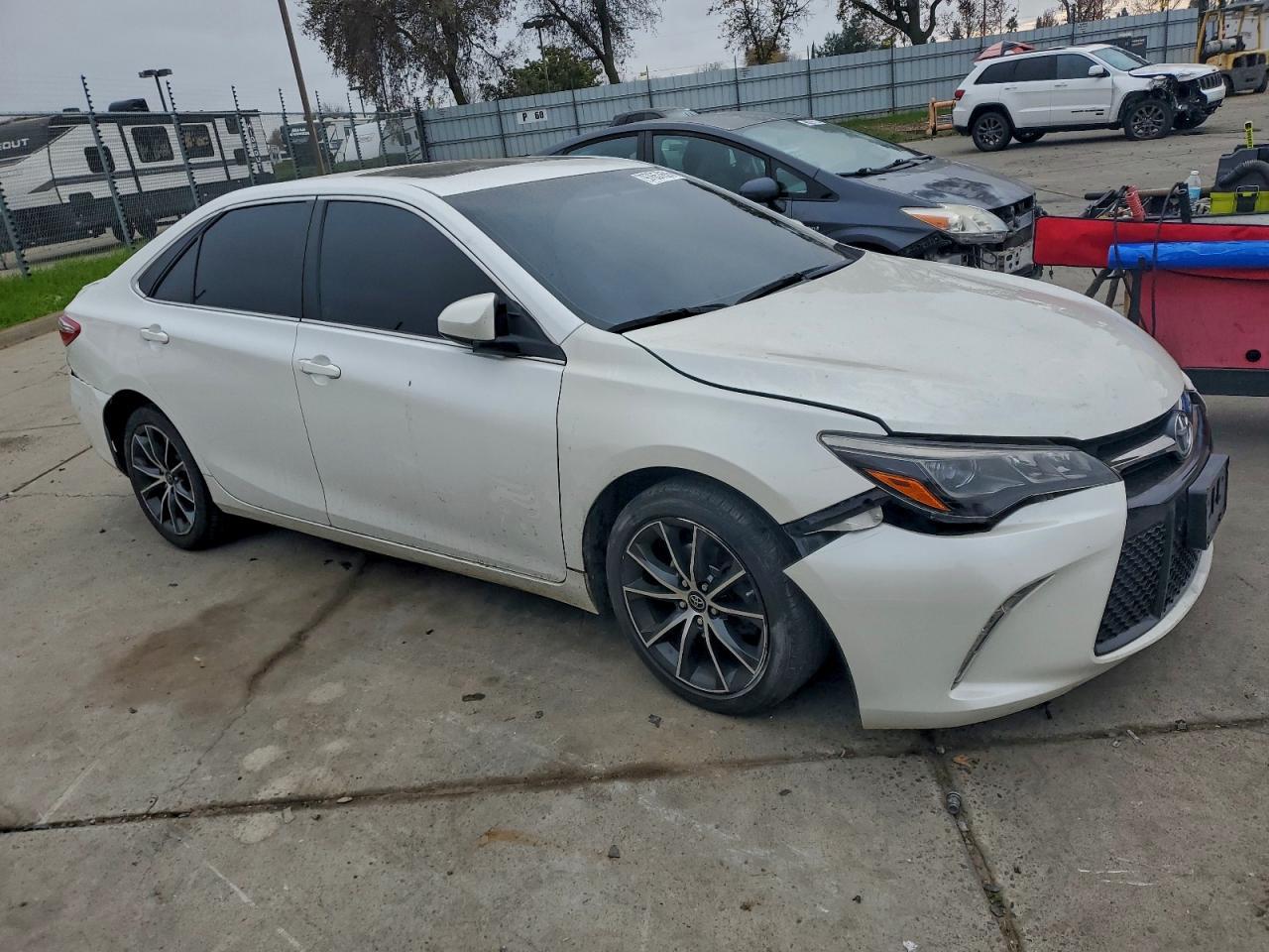 2016 TOYOTA CAMRY