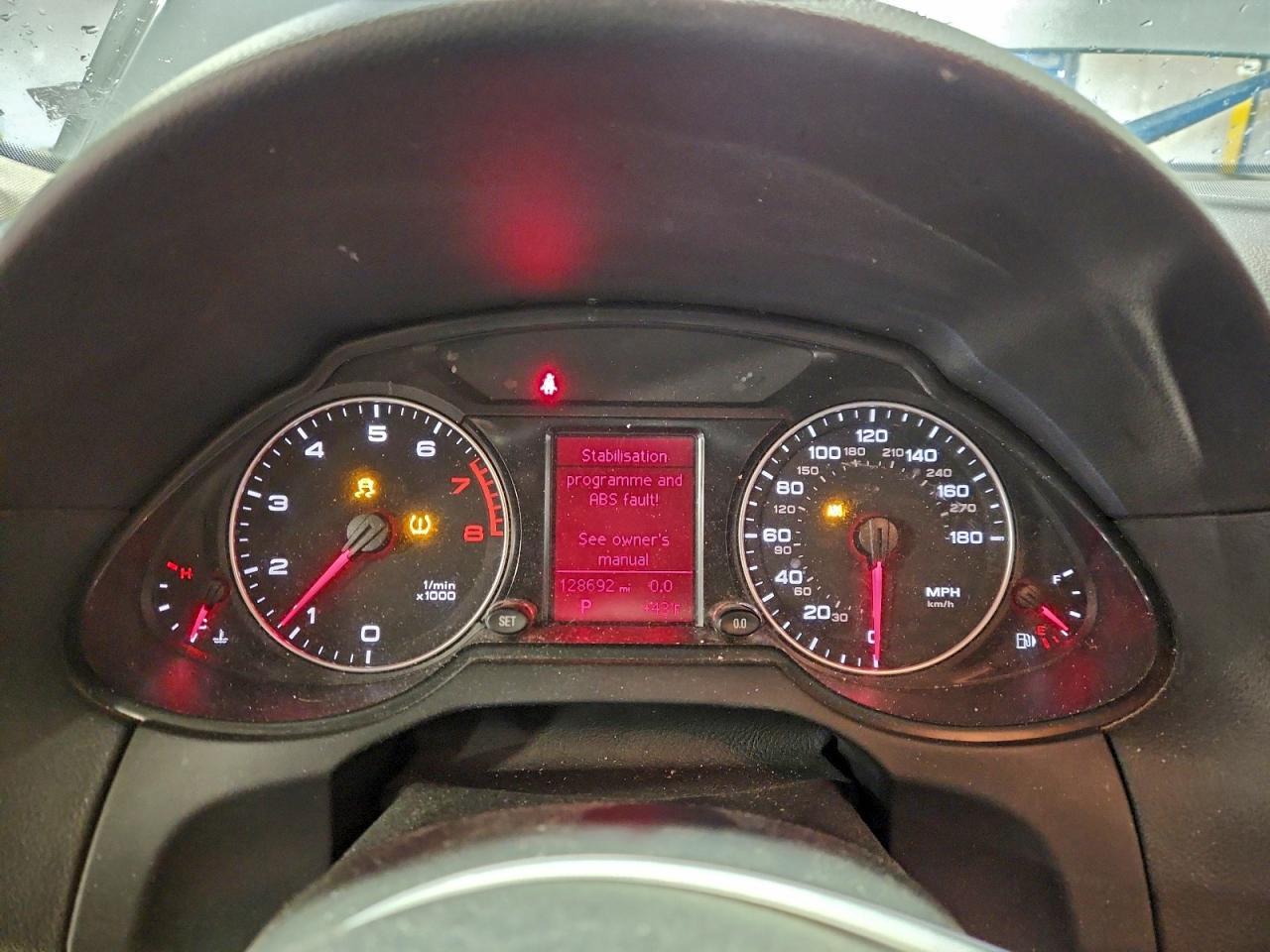 2011 AUDI Q5