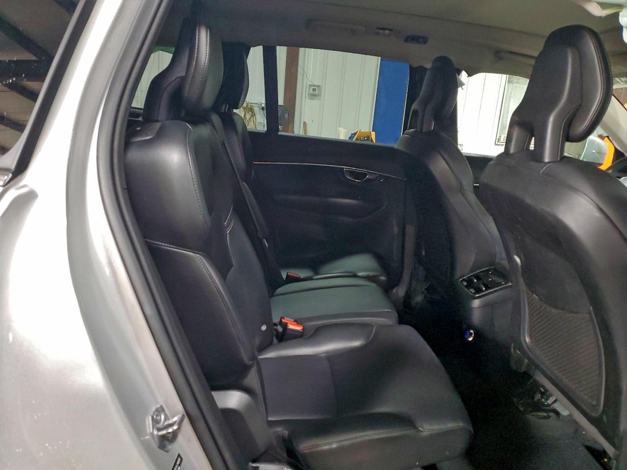 2020 VOLVO XC90