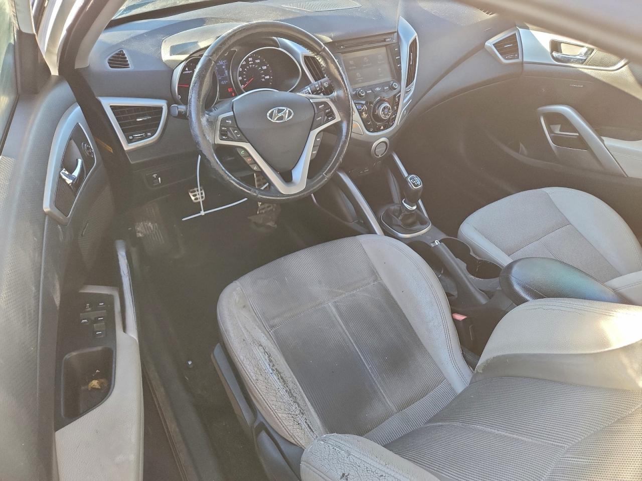 2013 HYUNDAI VELOSTER