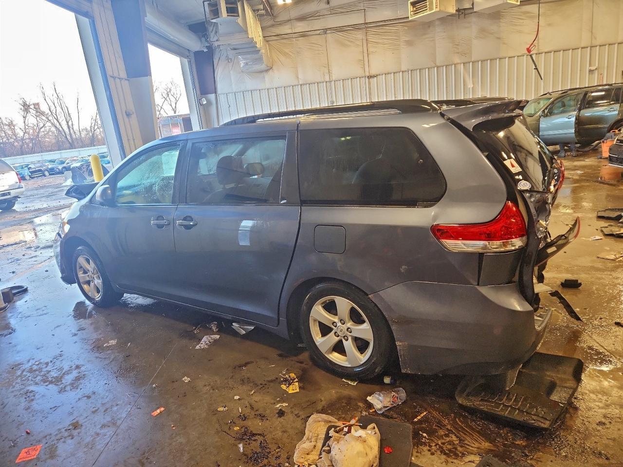 2014 TOYOTA SIENNA