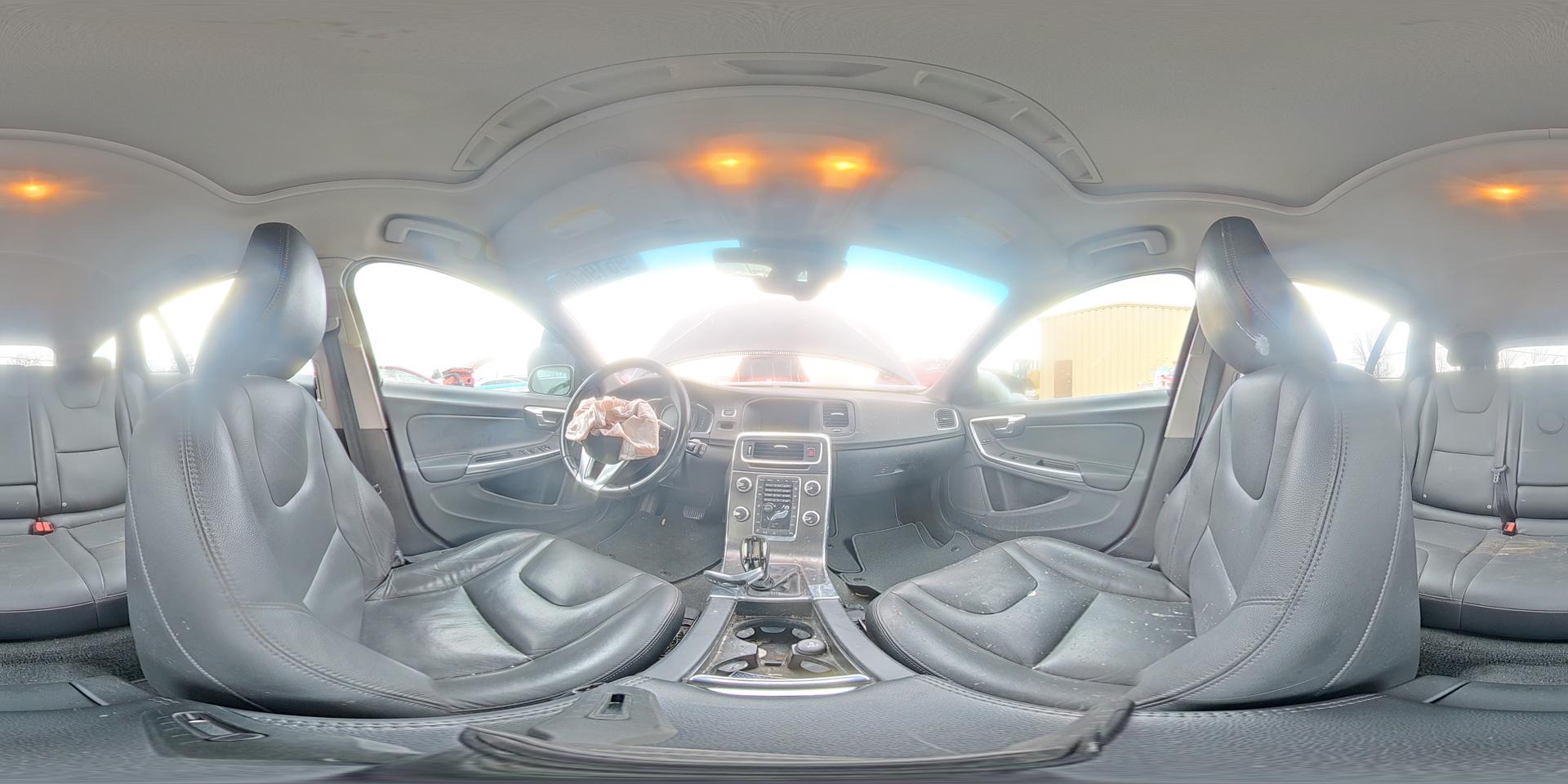2015 VOLVO V60