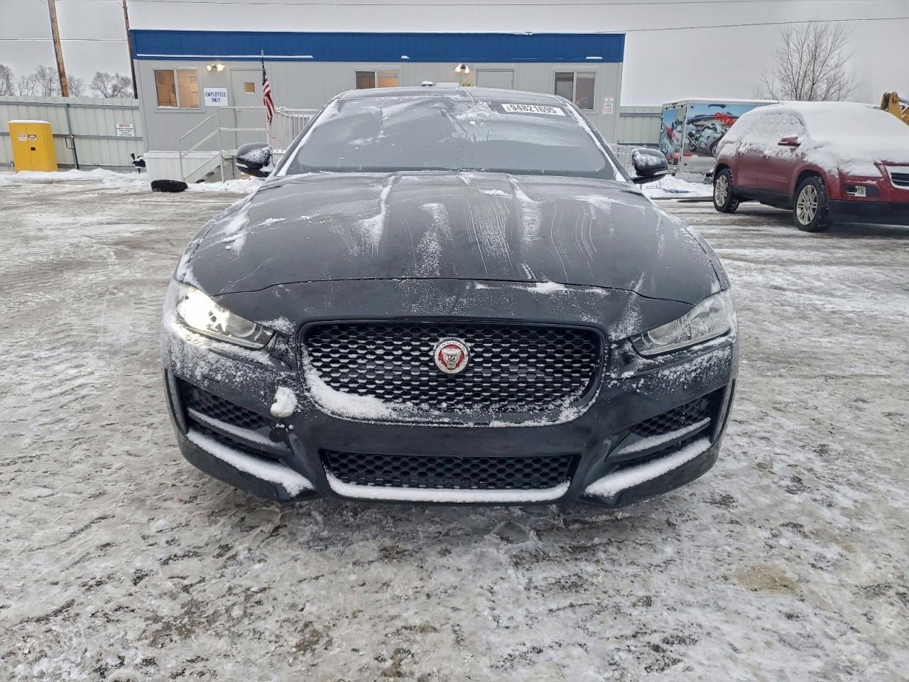 2019 JAGUAR XE