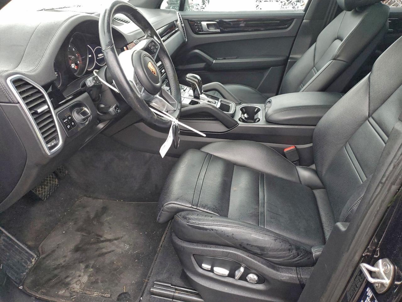 2020 PORSCHE CAYENNE