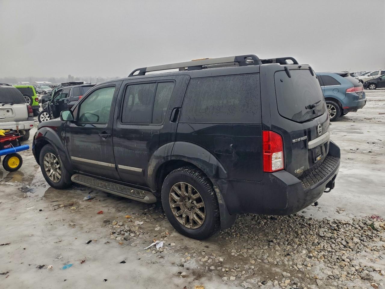 2011 NISSAN PATHFINDER