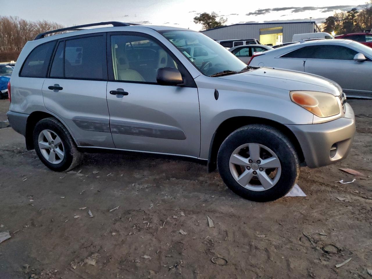 2004 TOYOTA RAV4