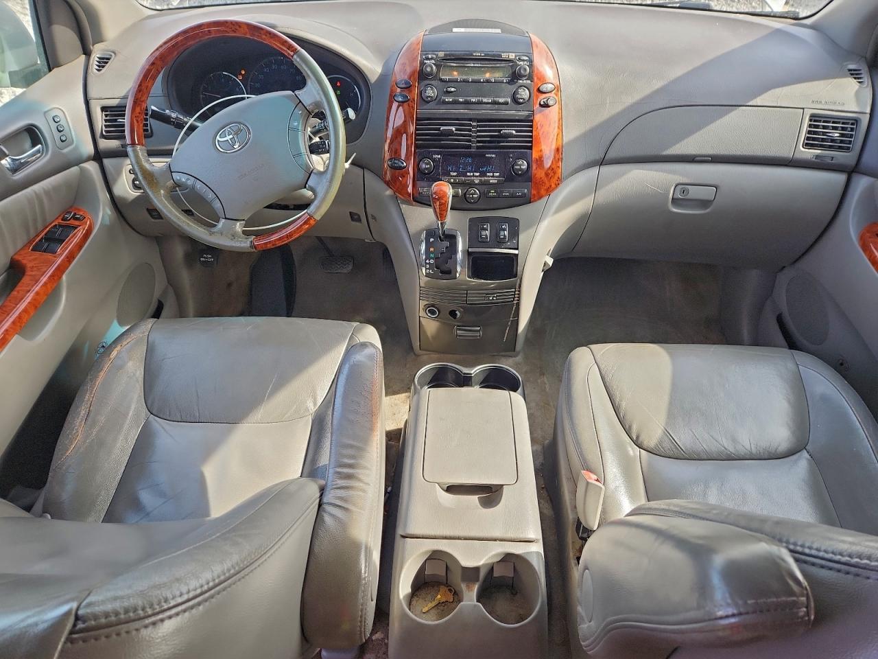 2008 TOYOTA SIENNA