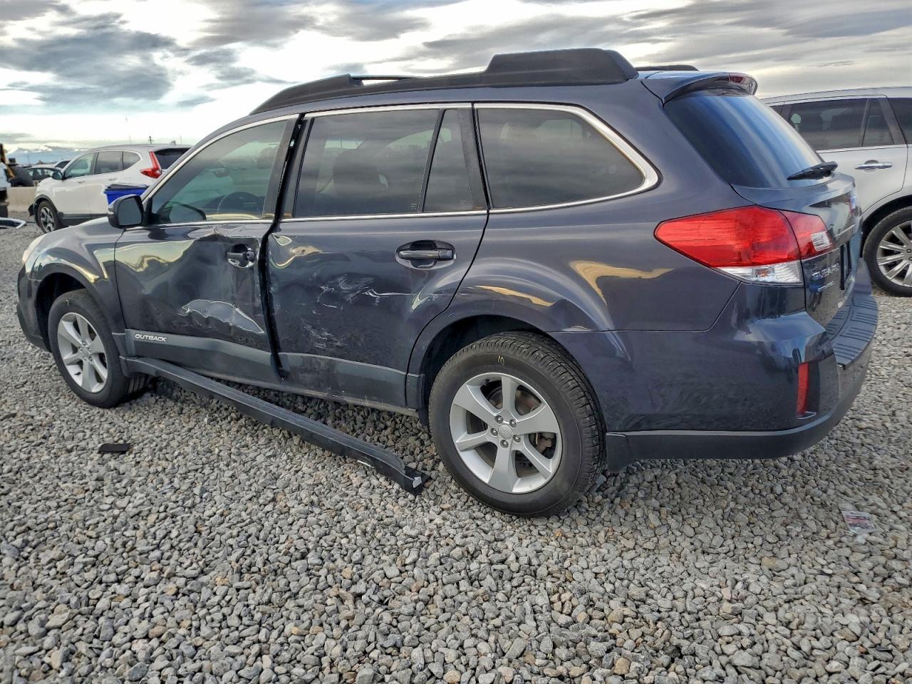 2013 SUBARU Outback