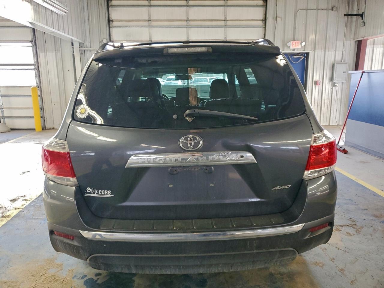 2011 TOYOTA HIGHLANDER