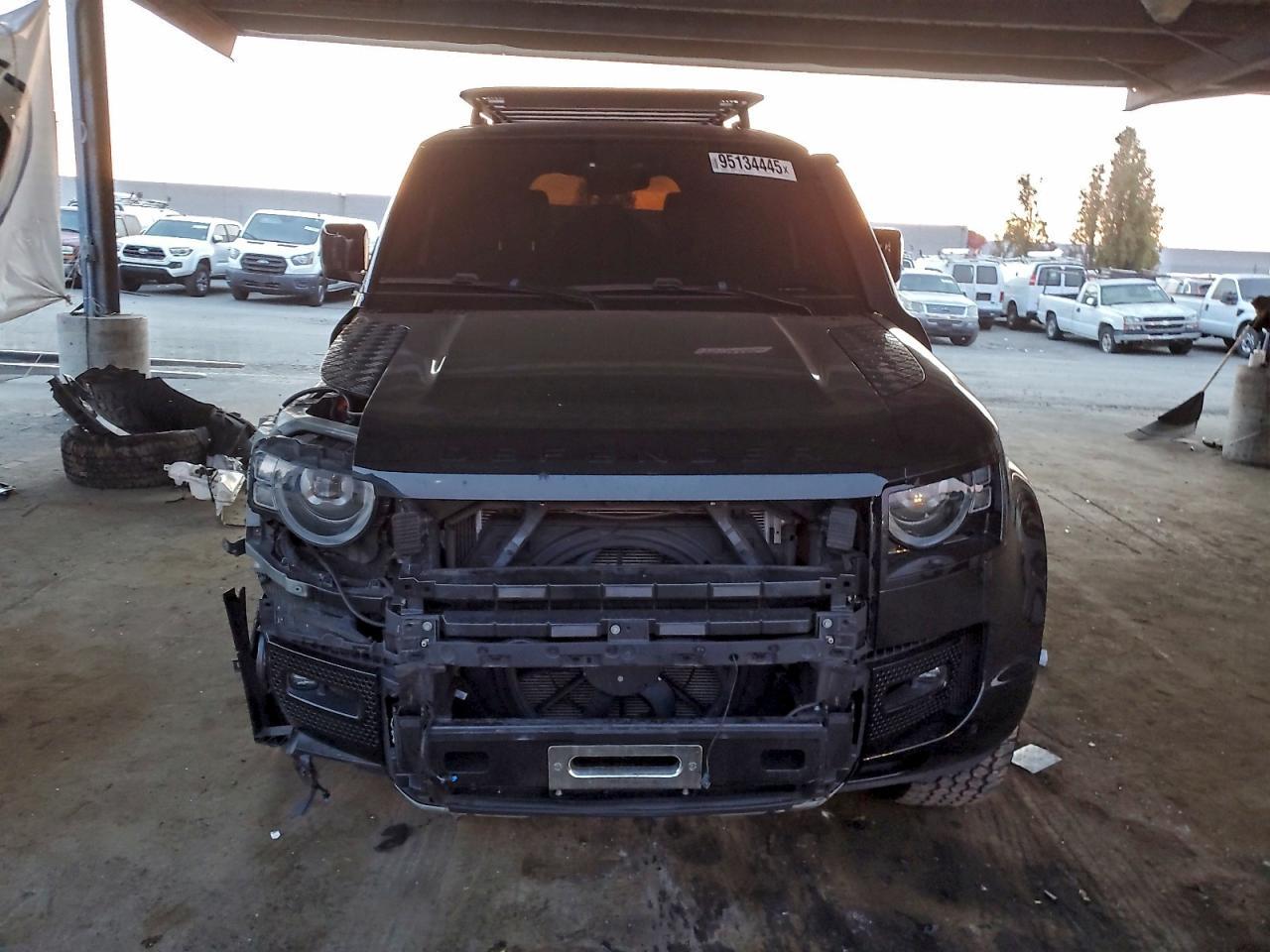 2022 LAND ROVER Defender