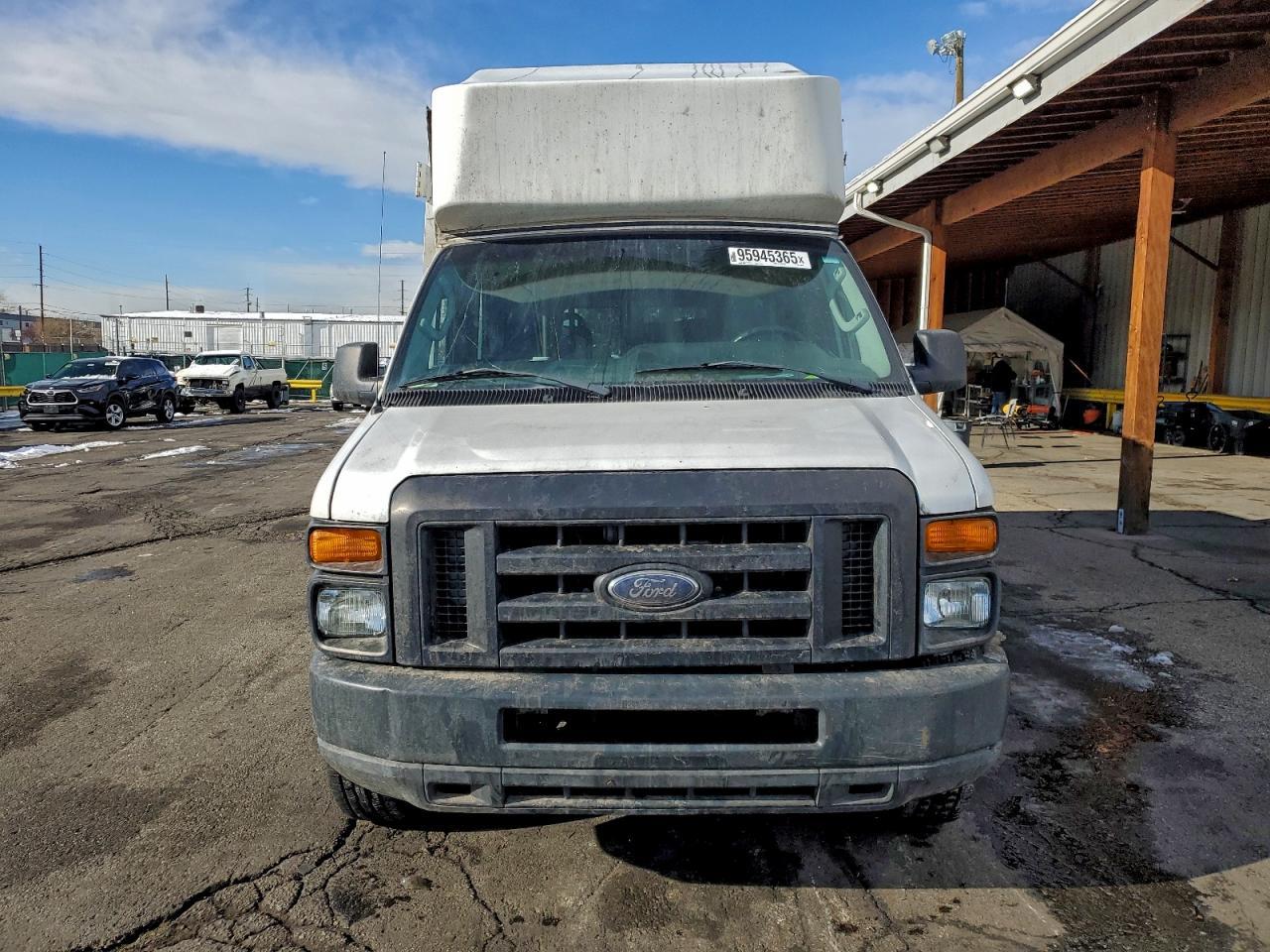 2009 FORD Econoline E350