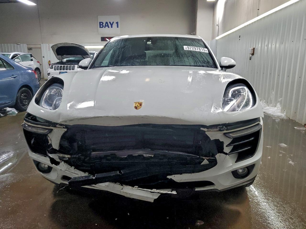 2016 PORSCHE Macan