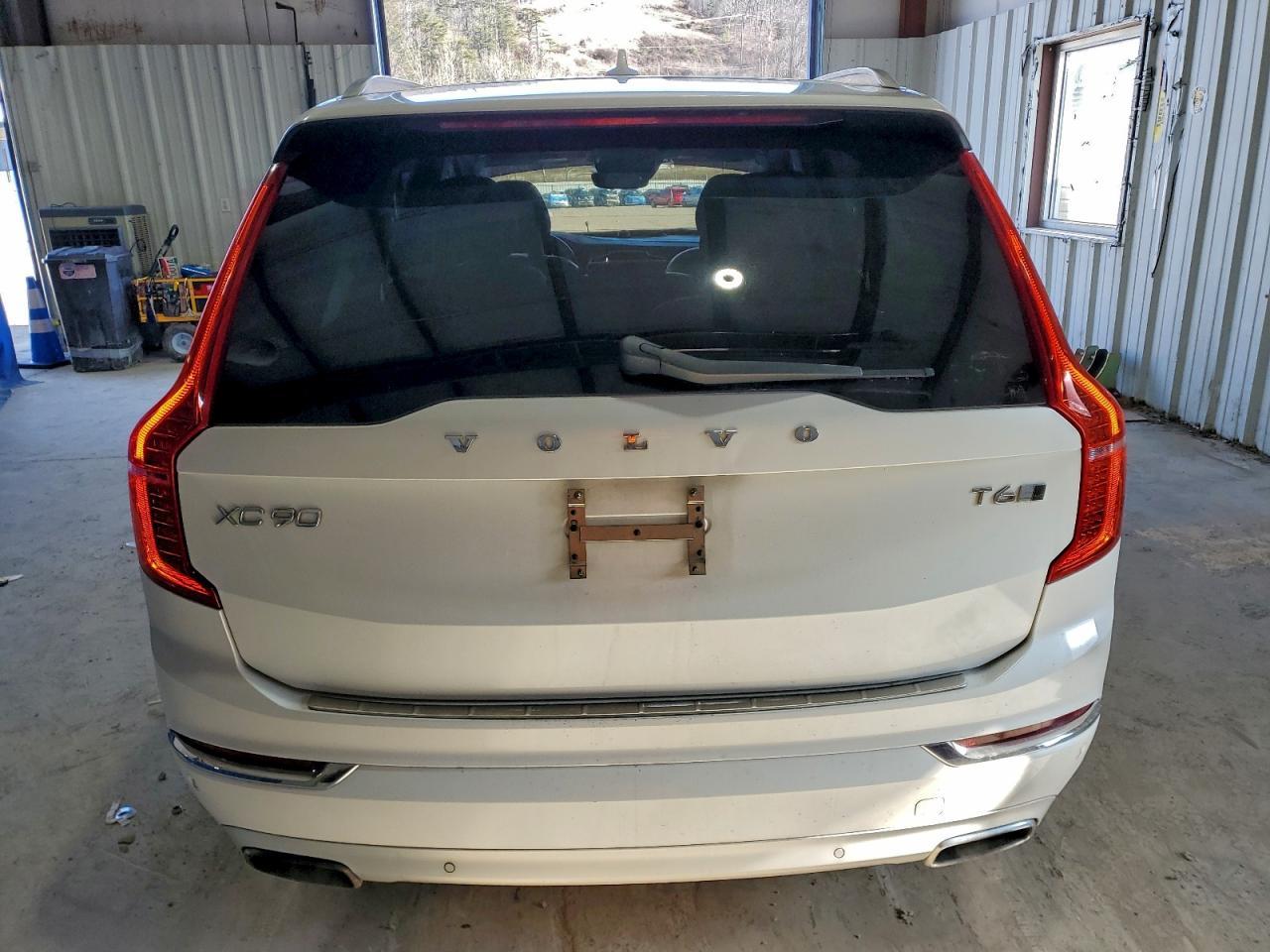 2016 VOLVO XC90