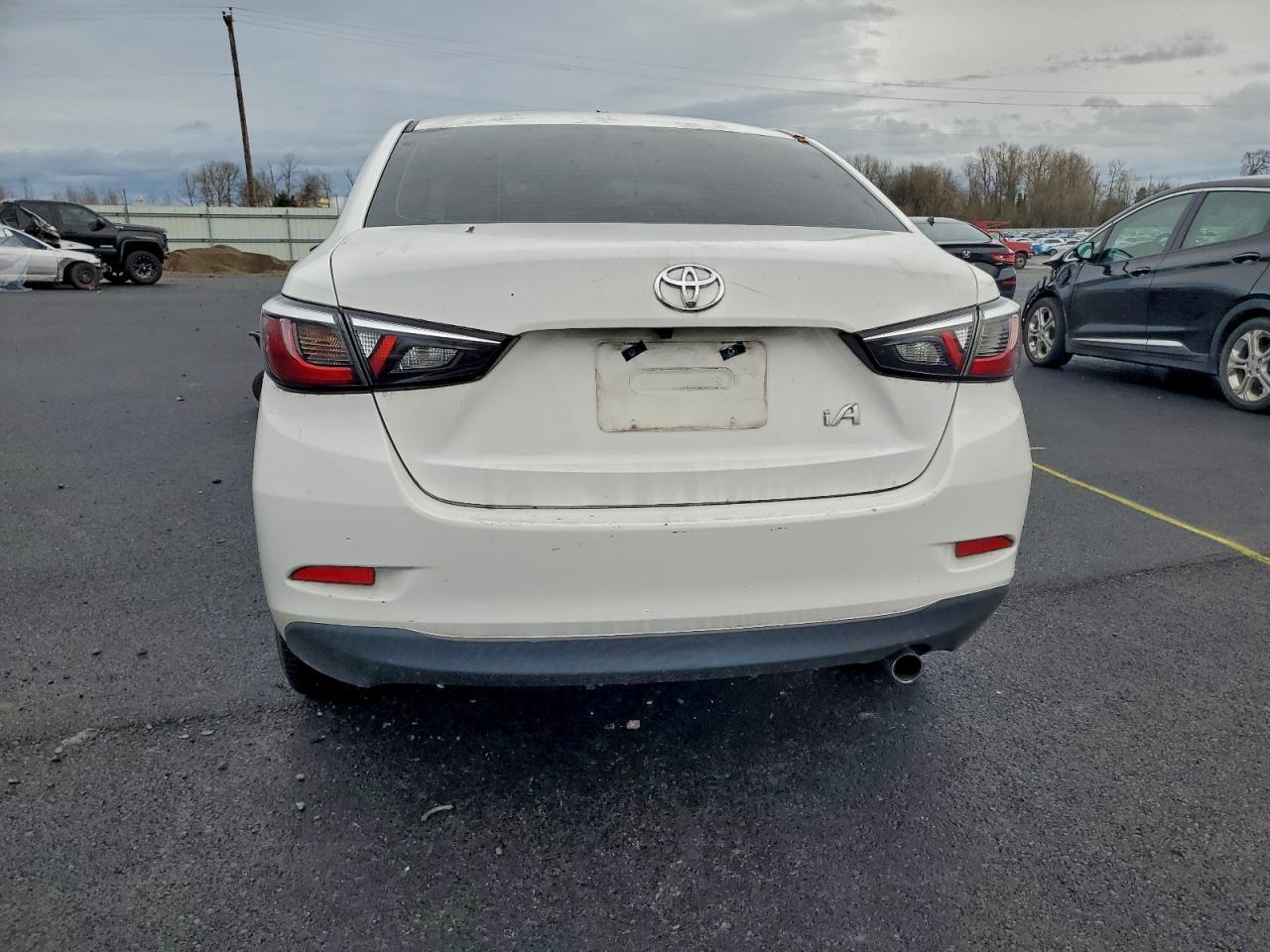 2017 TOYOTA YARIS