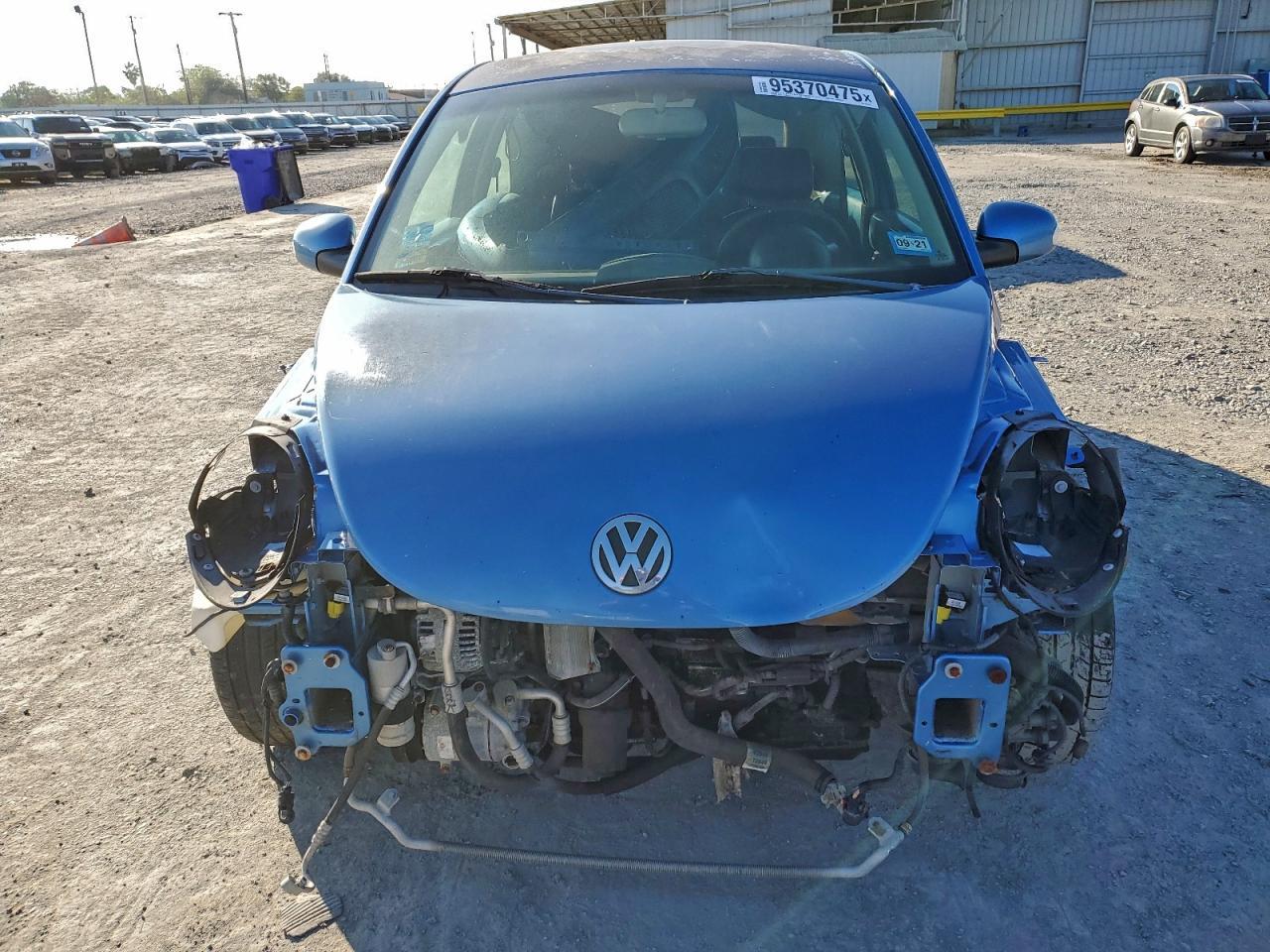 2010 VOLKSWAGEN Beetle