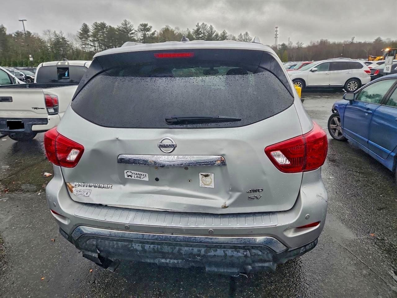 2017 NISSAN PATHFINDER