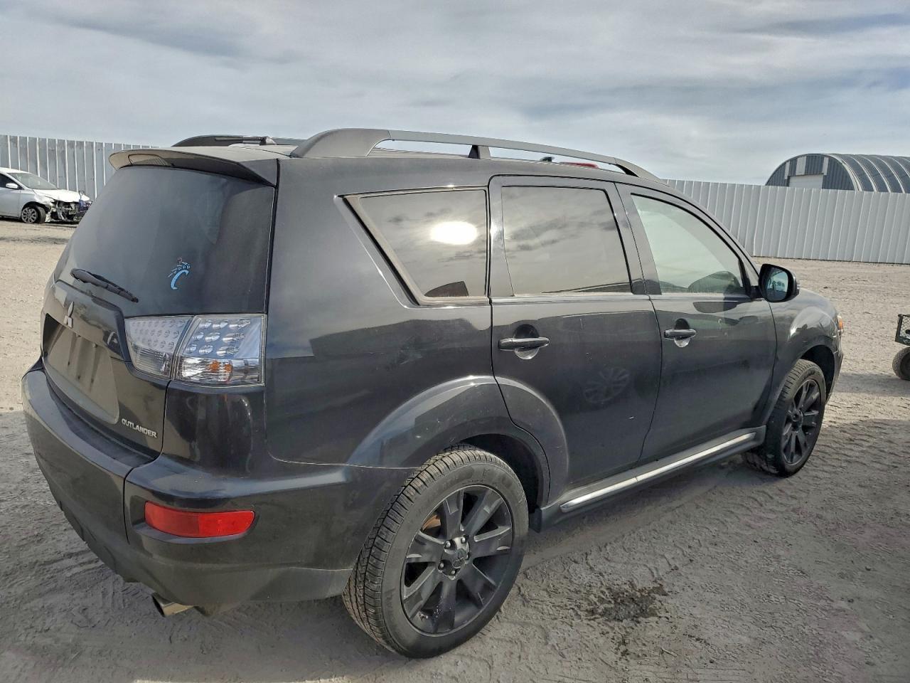 2013 MITSUBISHI outlander