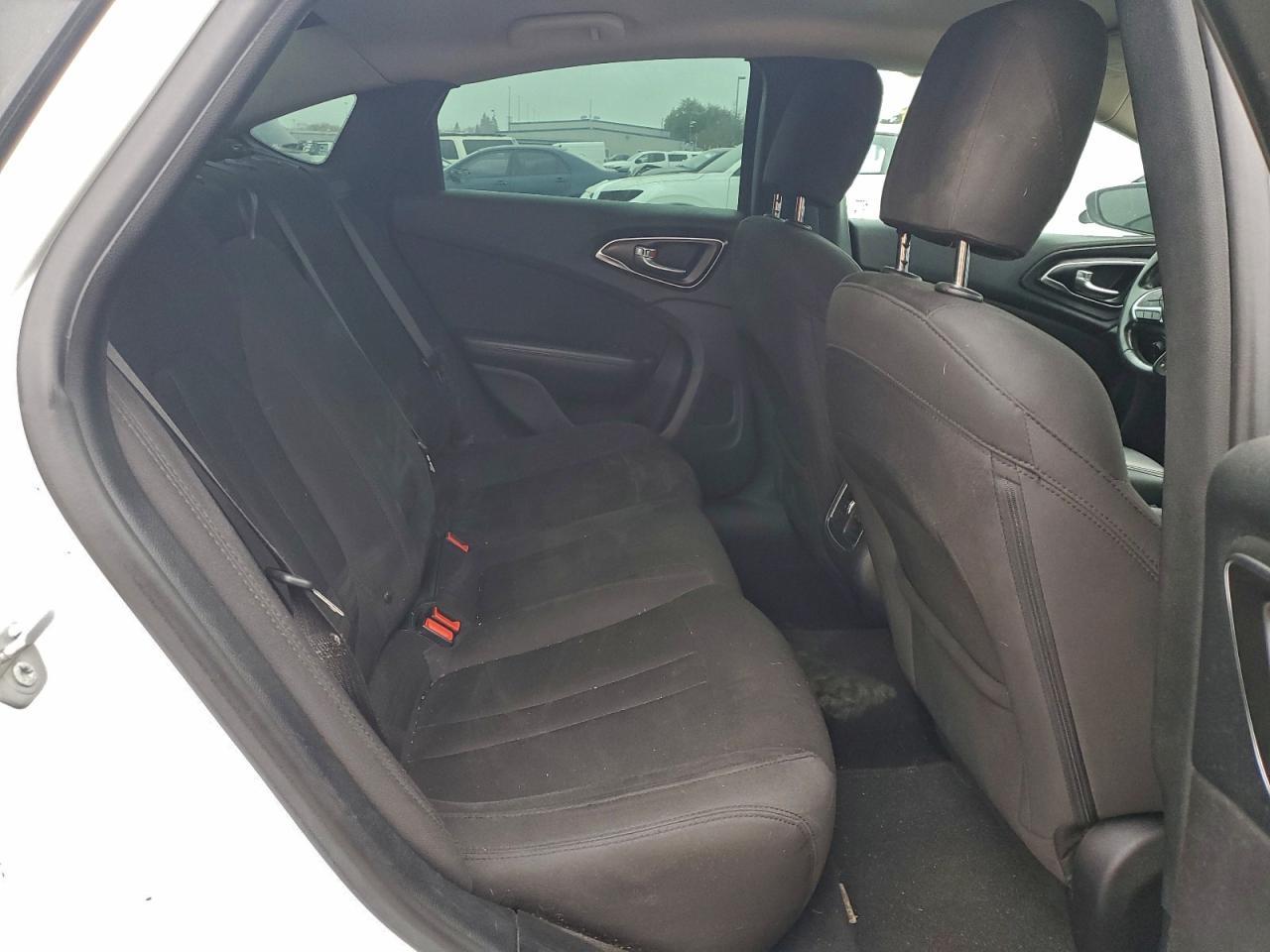 2016 CHRYSLER 200