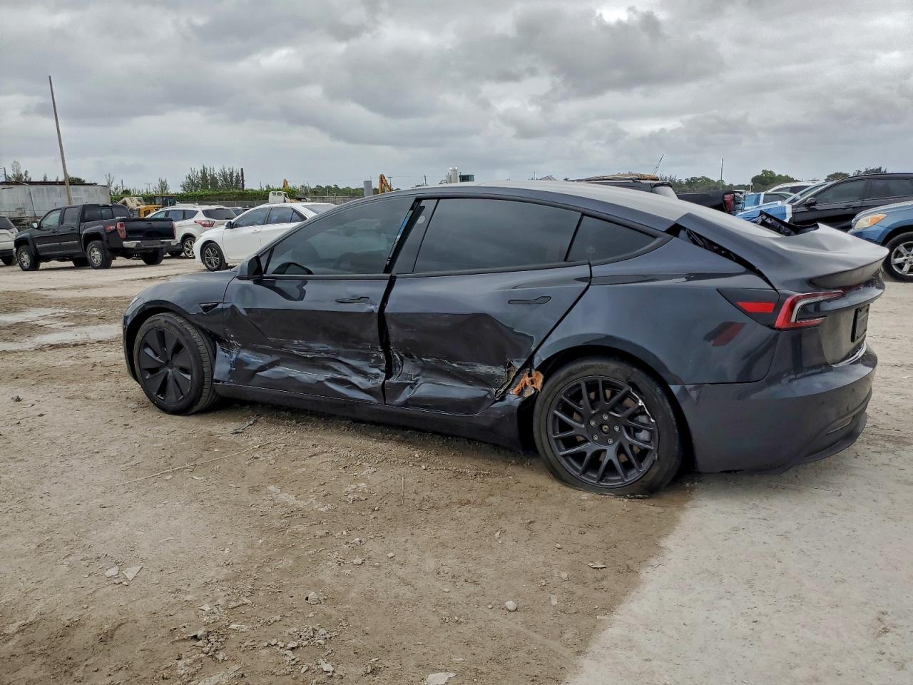 2024 TESLA MODEL 3