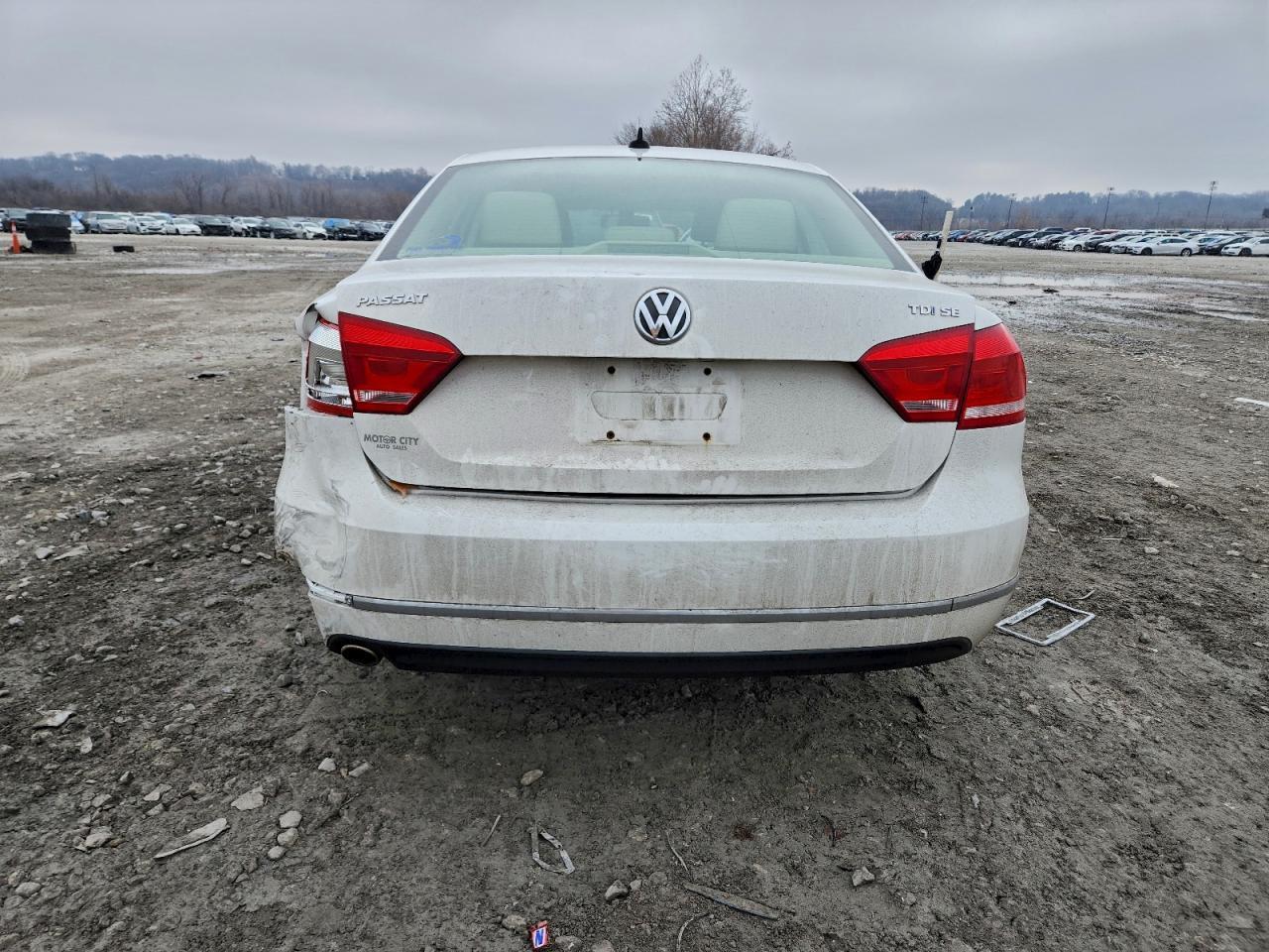 2012 VOLKSWAGEN Passat
