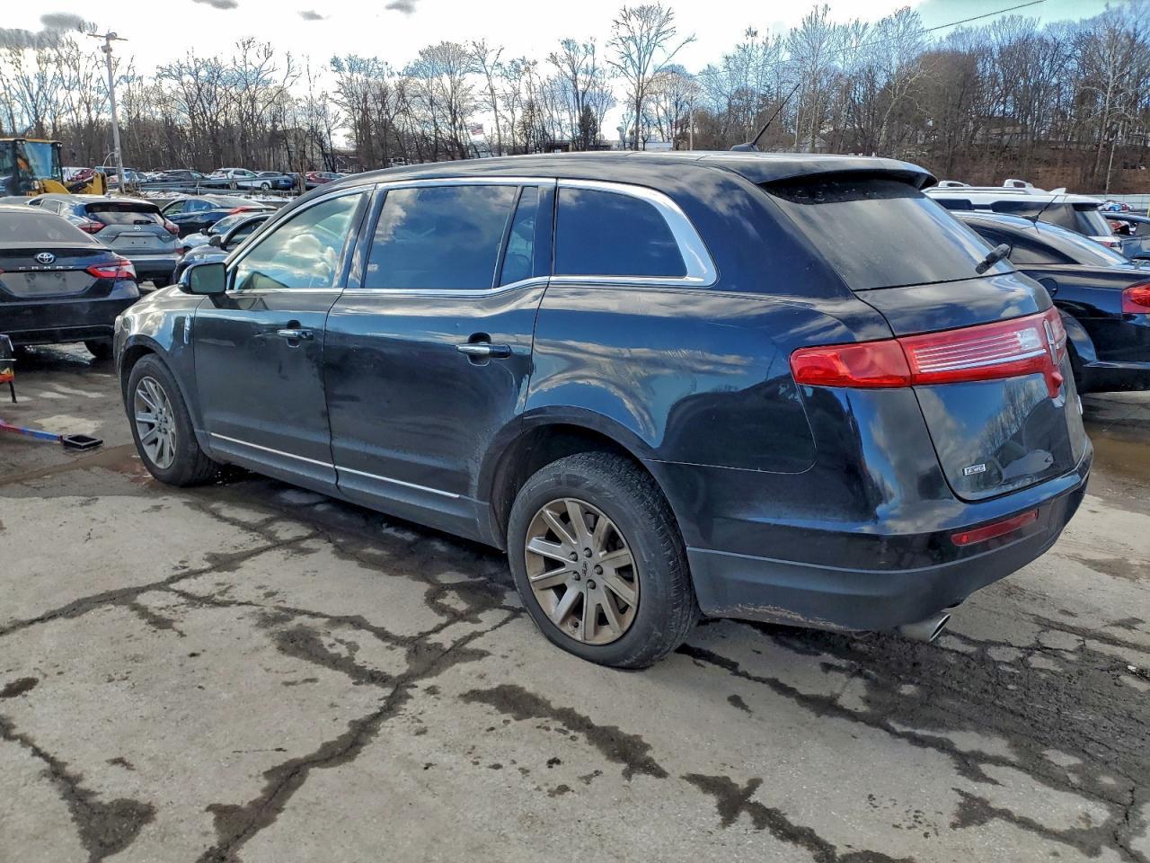 2019 LINCOLN MKT