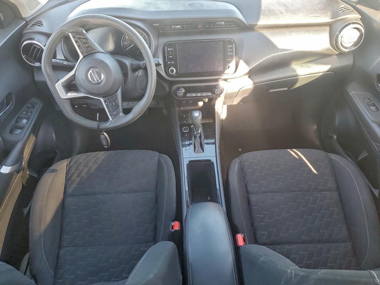 2021 NISSAN KICKS