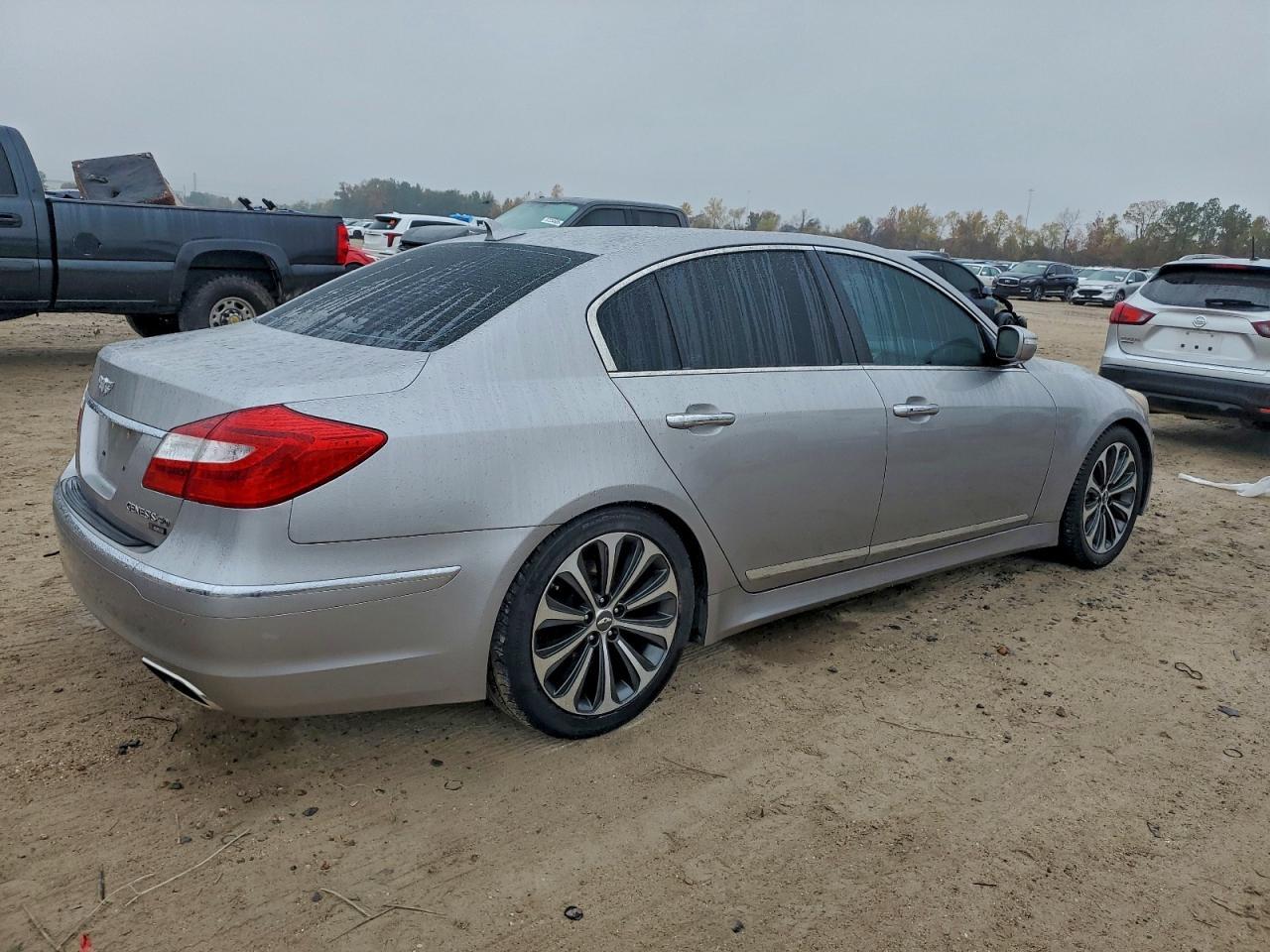2012 HYUNDAI GENESIS
