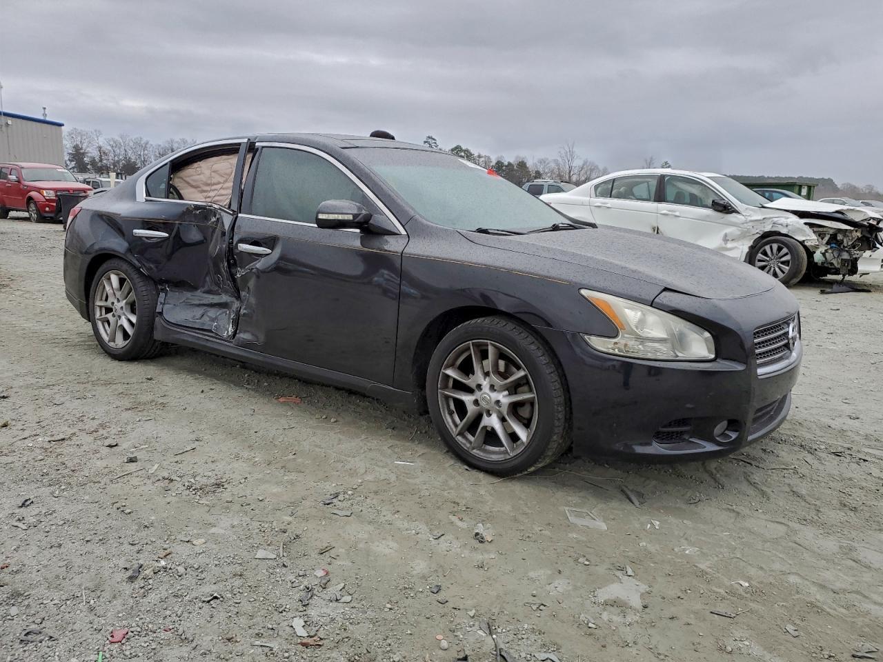 2011 NISSAN Maxima