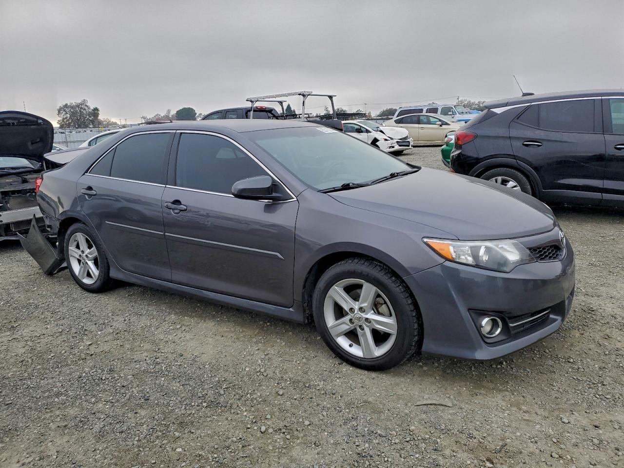 2014 TOYOTA CAMRY