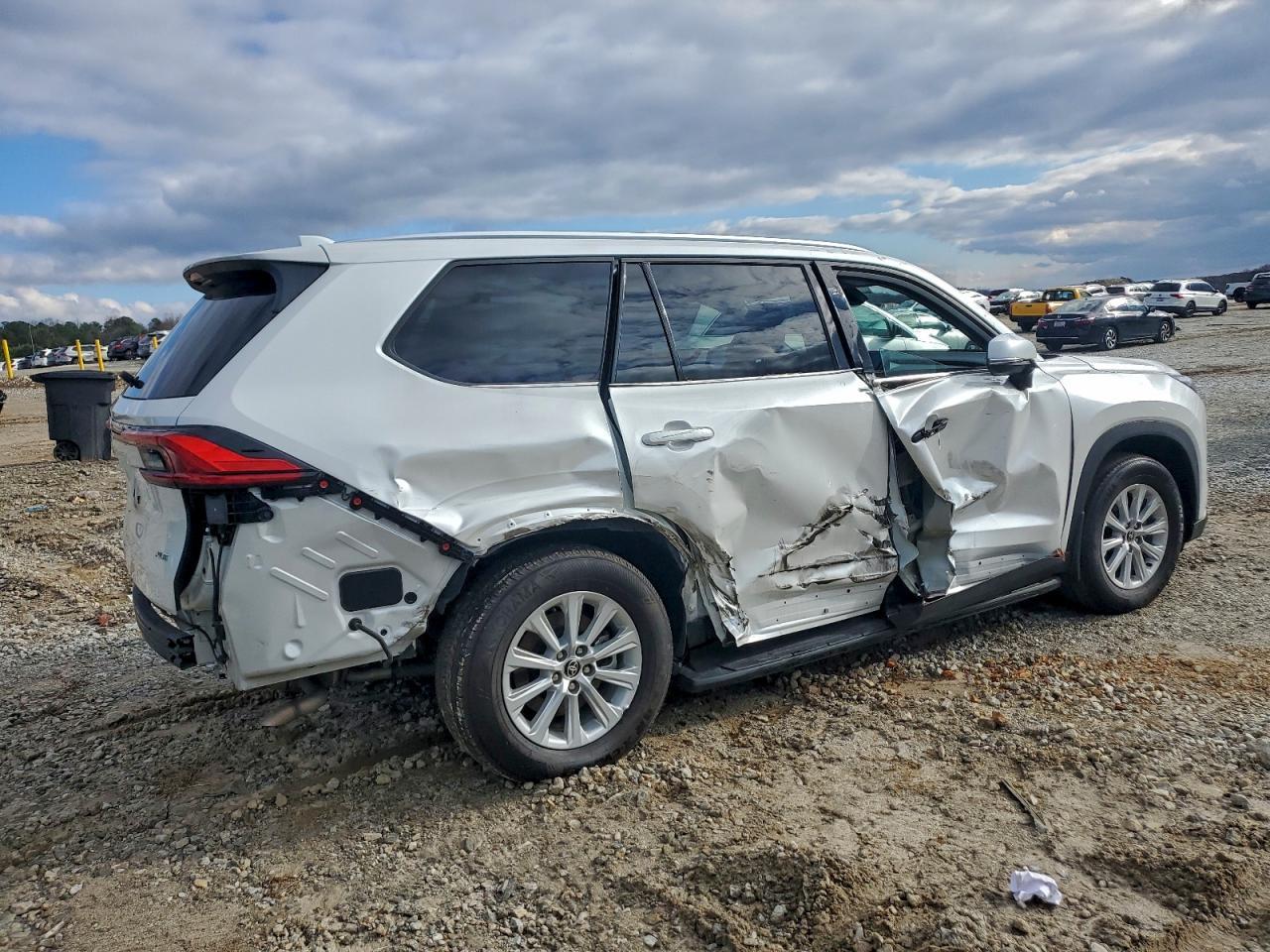 2024 TOYOTA HIGHLANDER