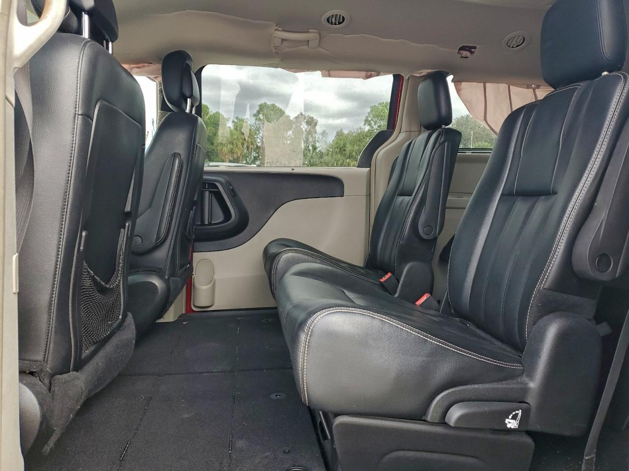 2015 CHRYSLER Town & Country