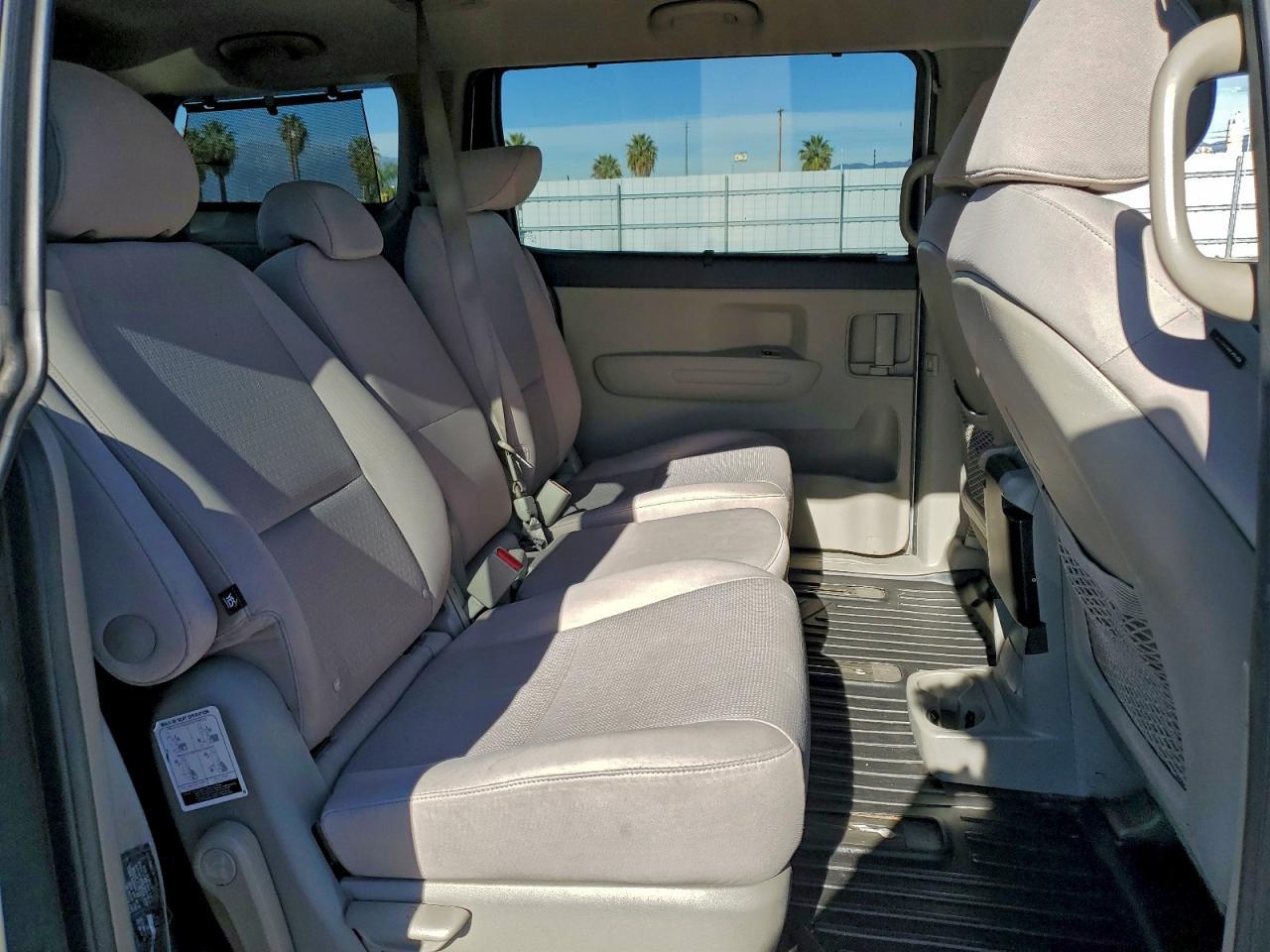 2016 KIA SEDONA