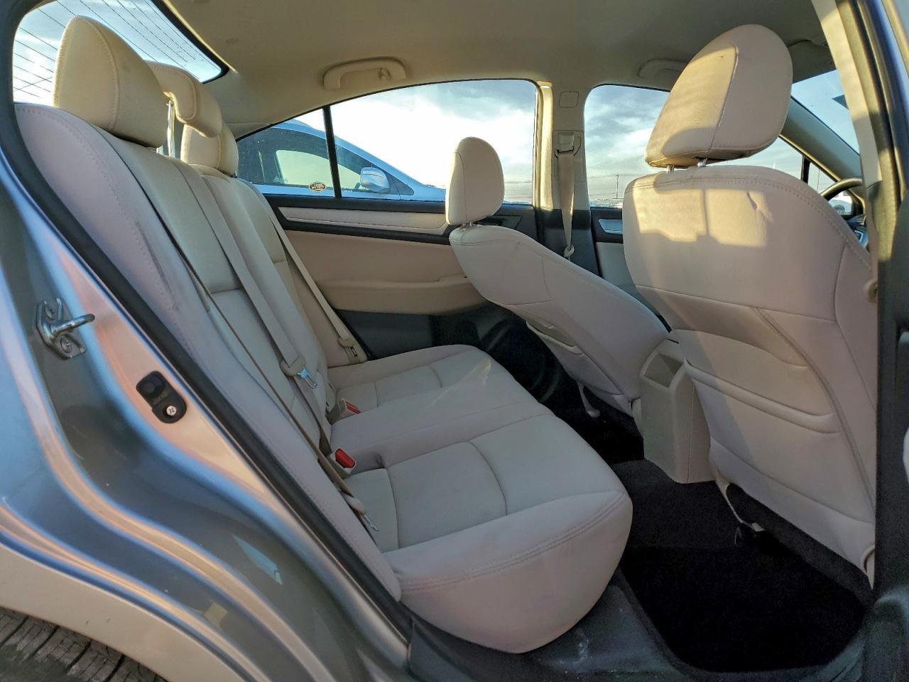 2016 SUBARU Legacy