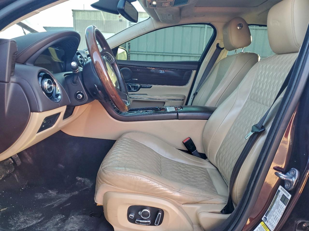 2016 JAGUAR Xj-Series