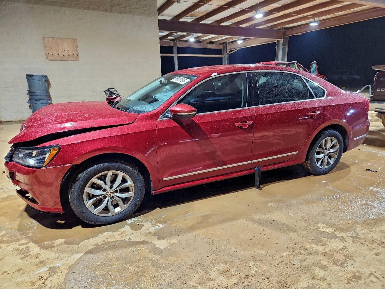 2016 VOLKSWAGEN Passat