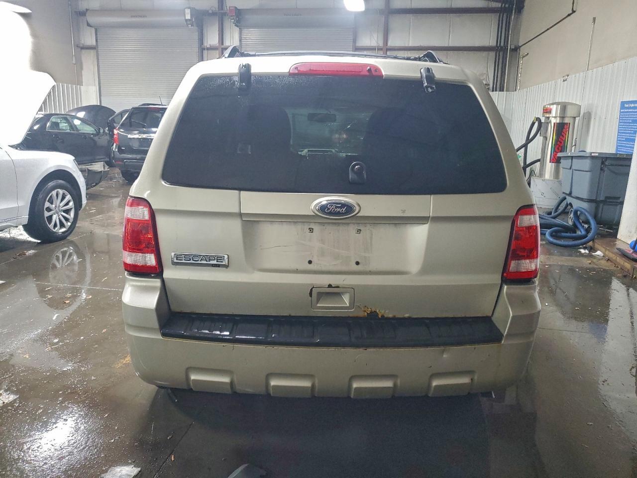 2010 FORD ESCAPE