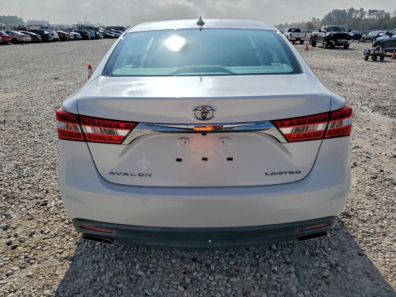 2013 TOYOTA Avalon