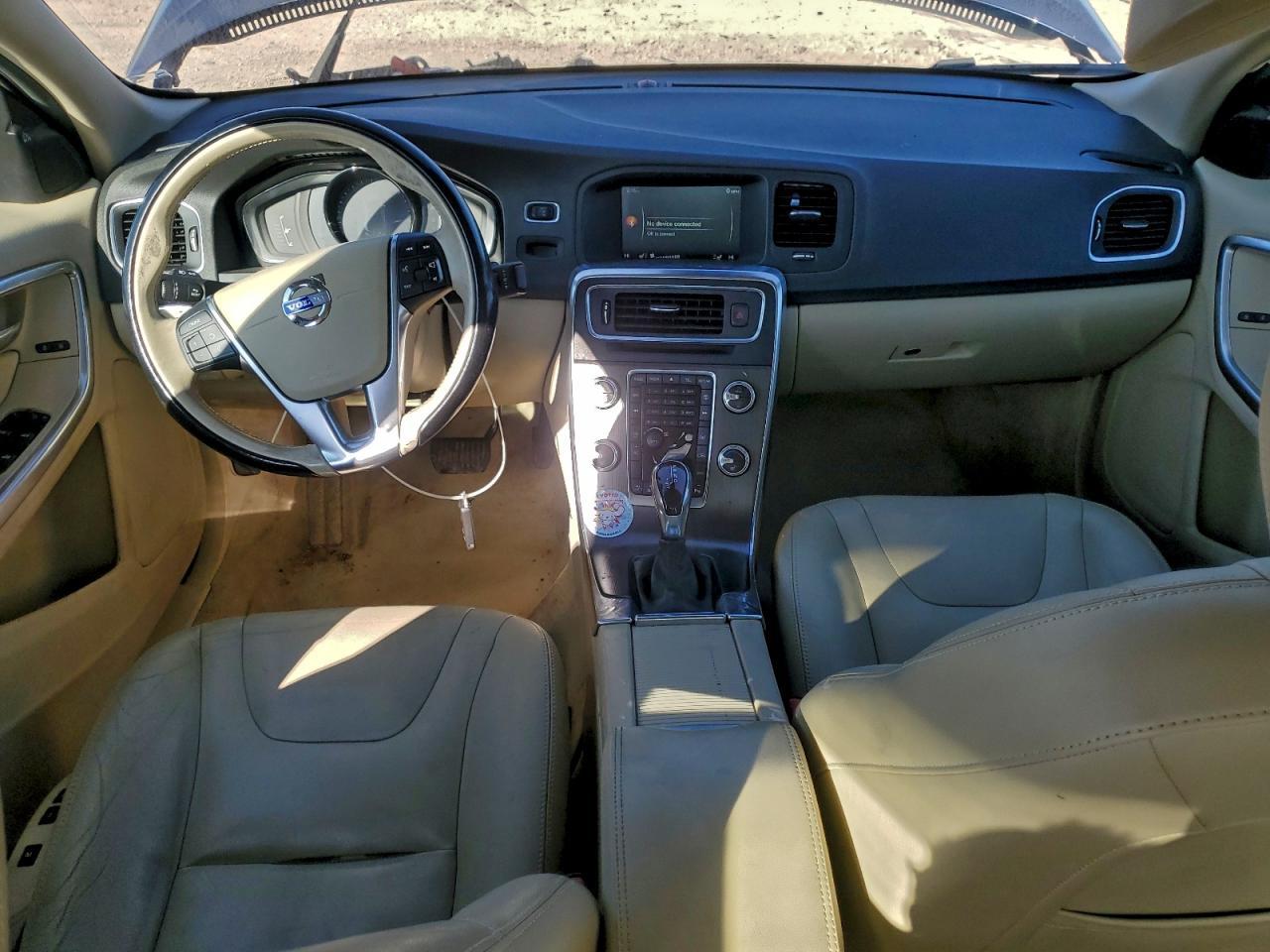 2015 VOLVO S60