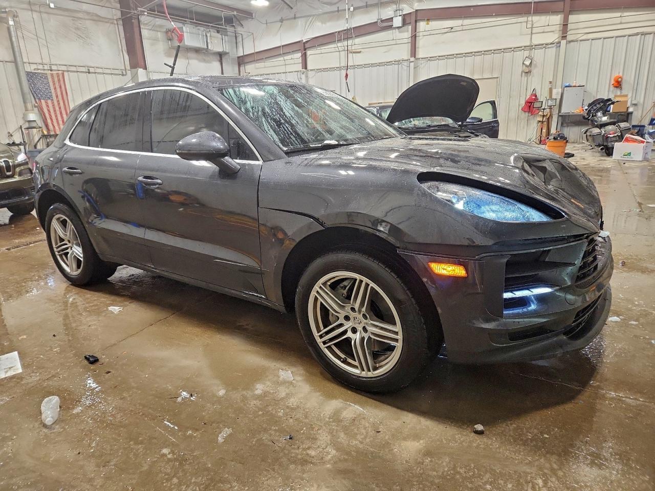 2021 PORSCHE Macan