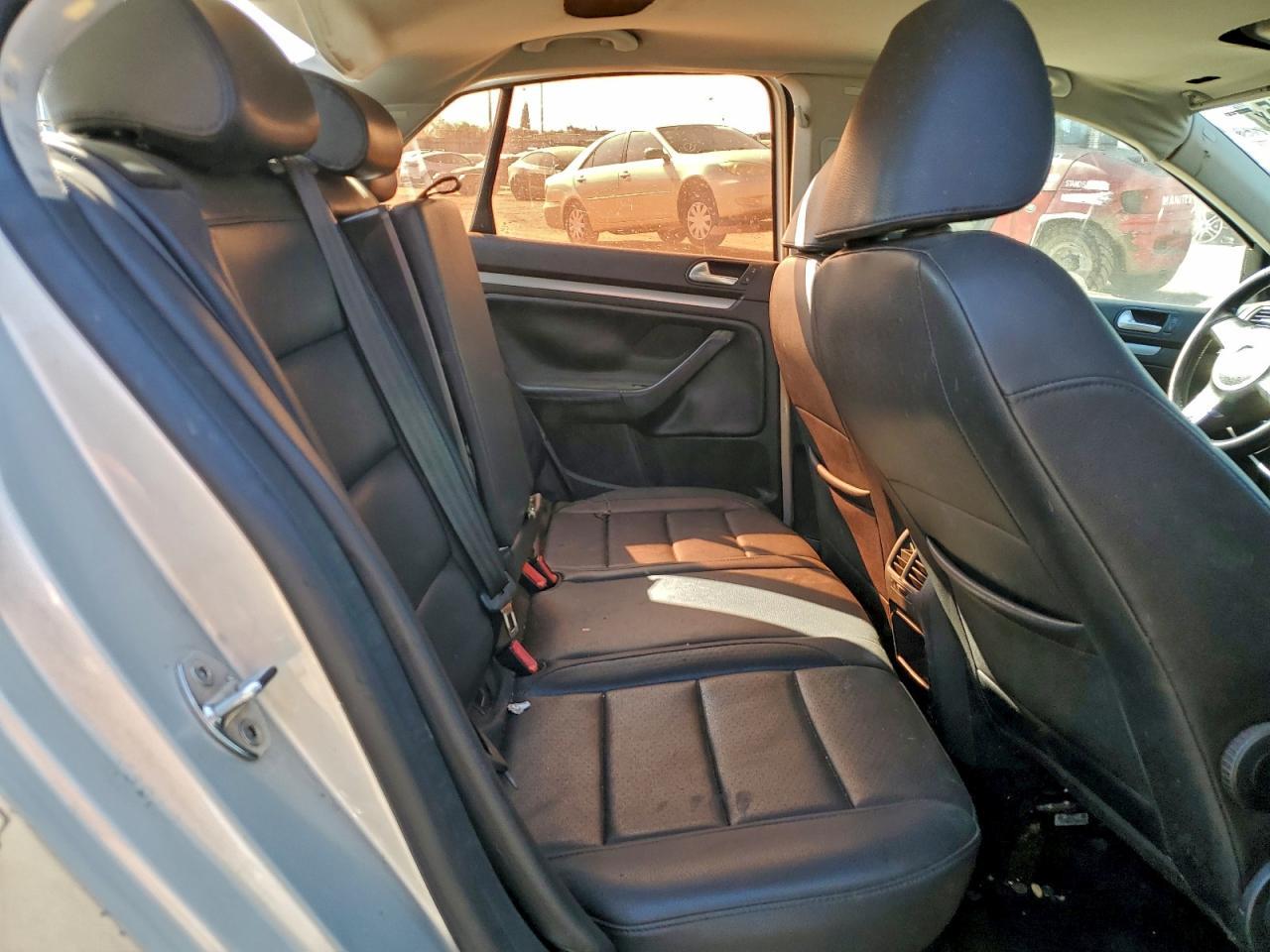 2010 VOLKSWAGEN JETTA